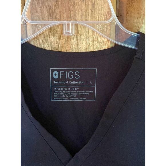 Figs Scrubs Top womens size Large - Picture 3 of 4